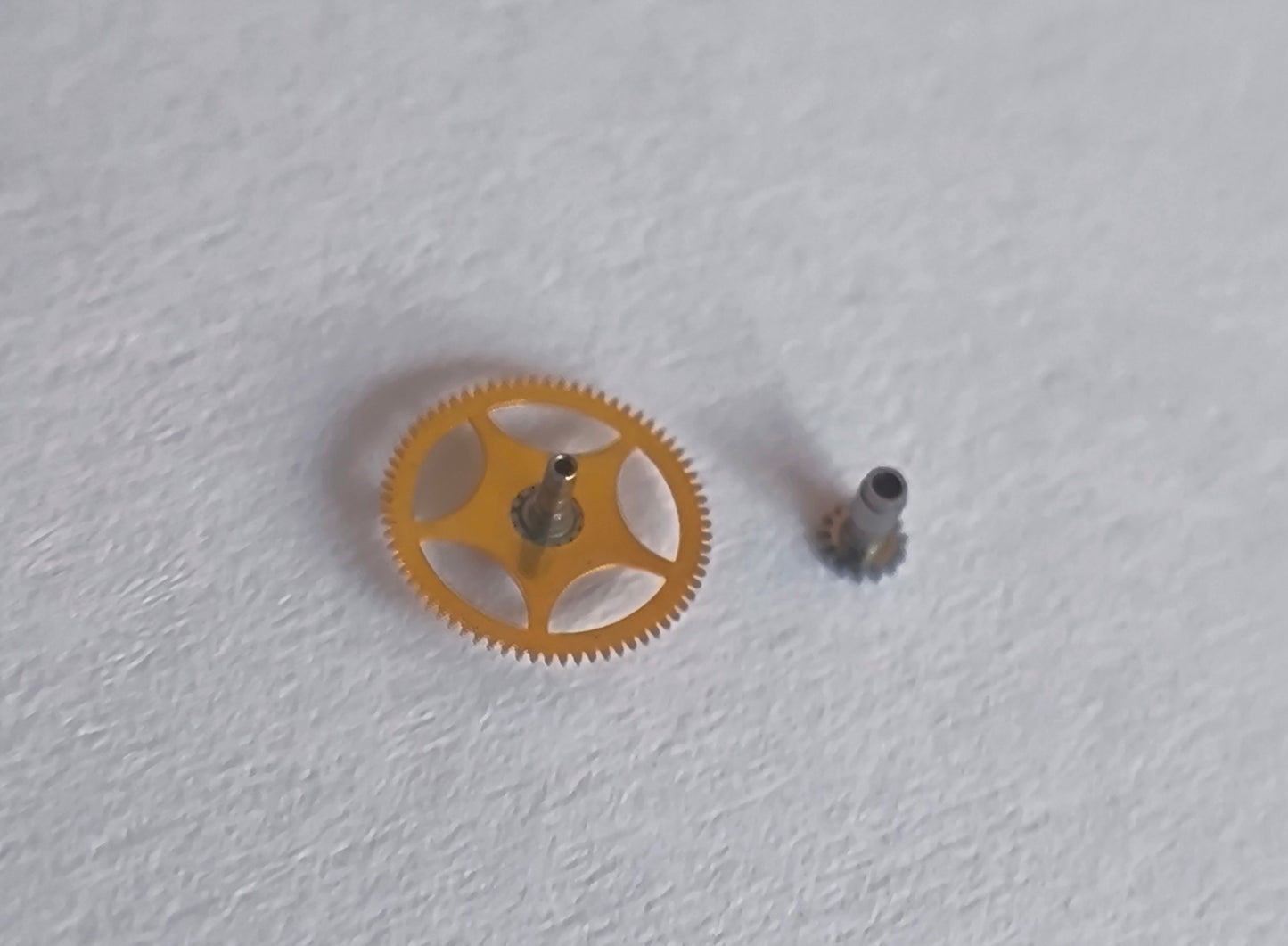 CERTINA Center Wheel 25-651-205 Cannon Pinion Ht.230