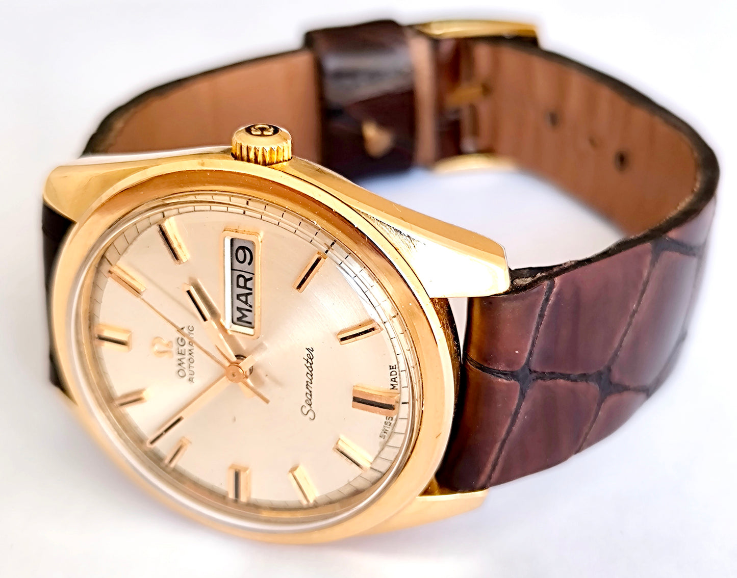 Omega Seamaster 18K SOLID GOLD Day-Date
REF: 166.032/168.023 1968