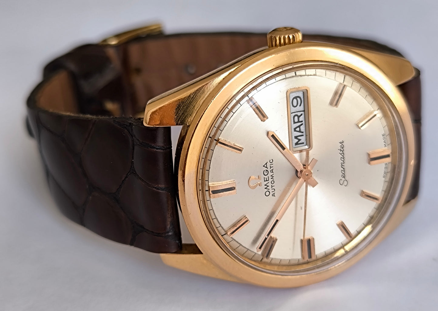 Omega Seamaster 18K SOLID GOLD Day-Date
REF: 166.032/168.023 1968