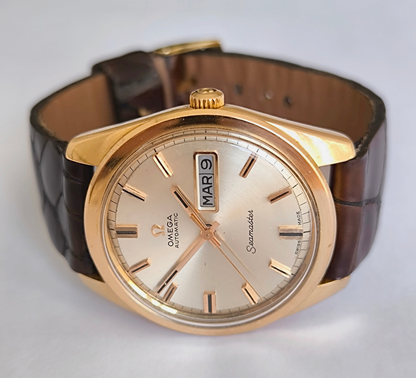 Omega Seamaster 18K SOLID GOLD Day-Date
REF: 166.032/168.023 1968