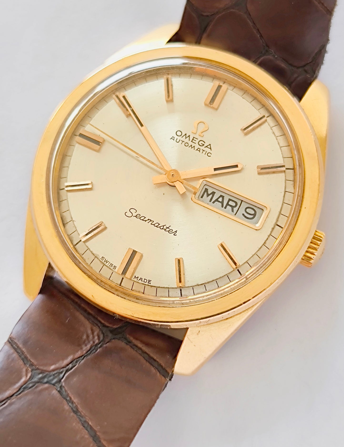 Omega Seamaster 18K SOLID GOLD Day-Date
REF: 166.032/168.023 1968