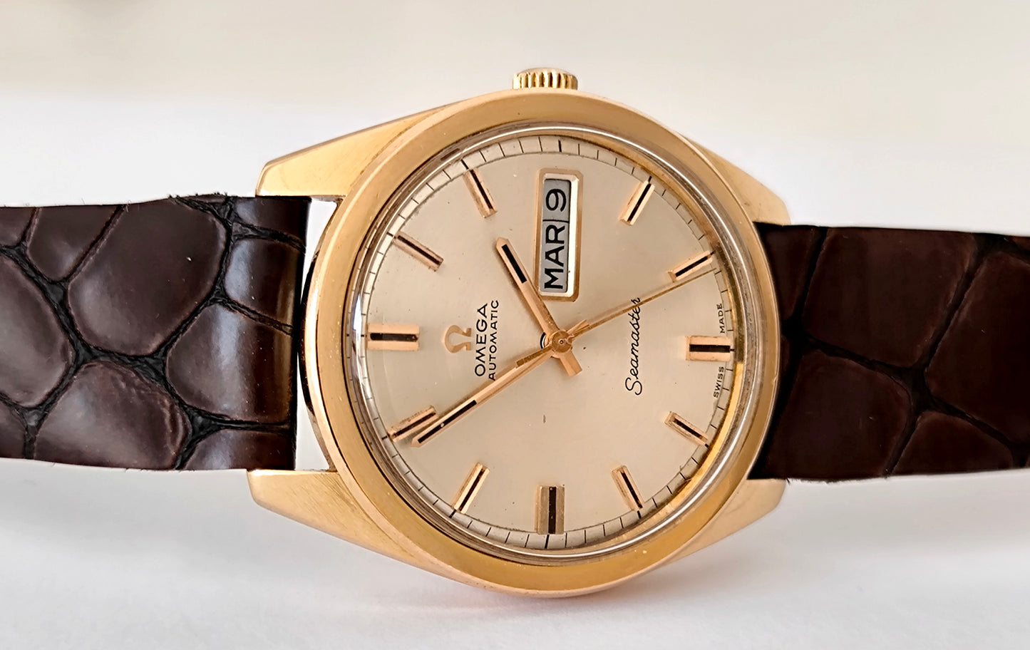 Omega Seamaster 18K SOLID GOLD Day-Date
REF: 166.032/168.023 1968