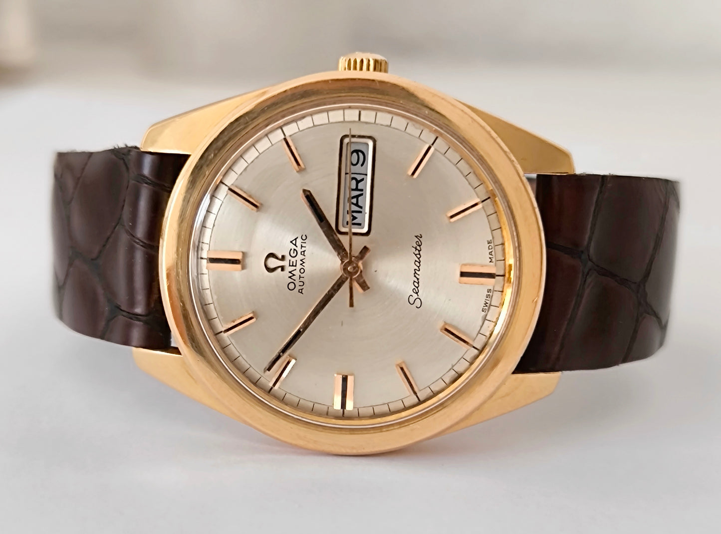 Omega Seamaster 18K SOLID GOLD Day-Date
REF: 166.032/168.023 1968