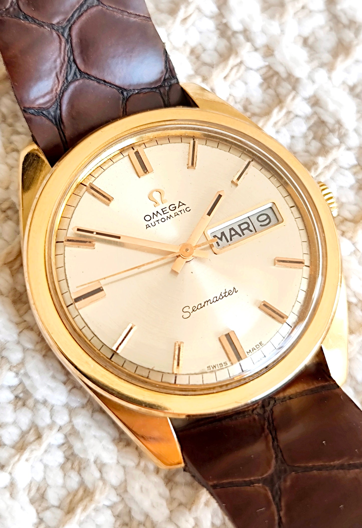 Omega Seamaster 18K SOLID GOLD Day-Date
REF: 166.032/168.023 1968