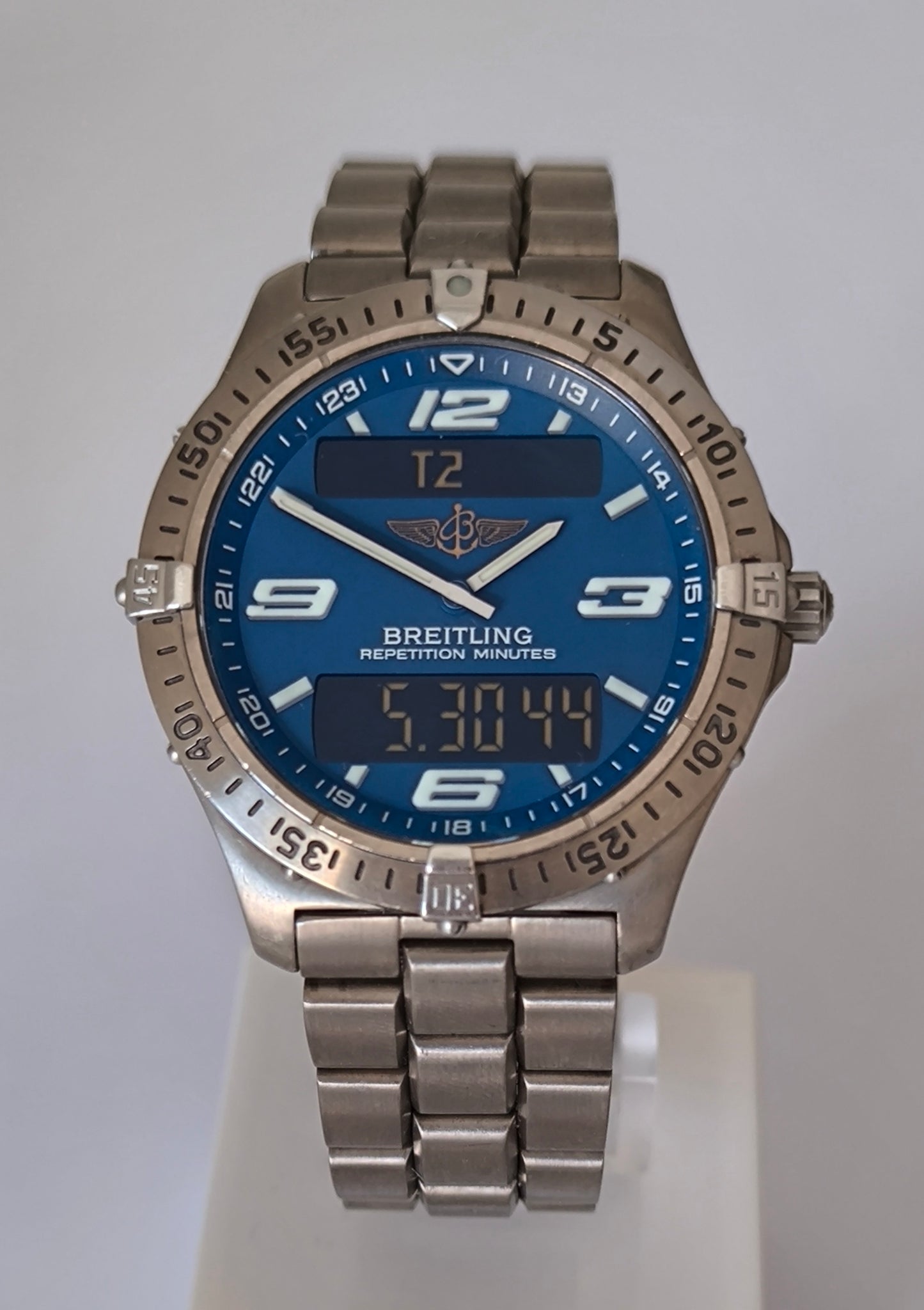 Breitling Aerospace Repetition Minutes E65062 blue dial front view