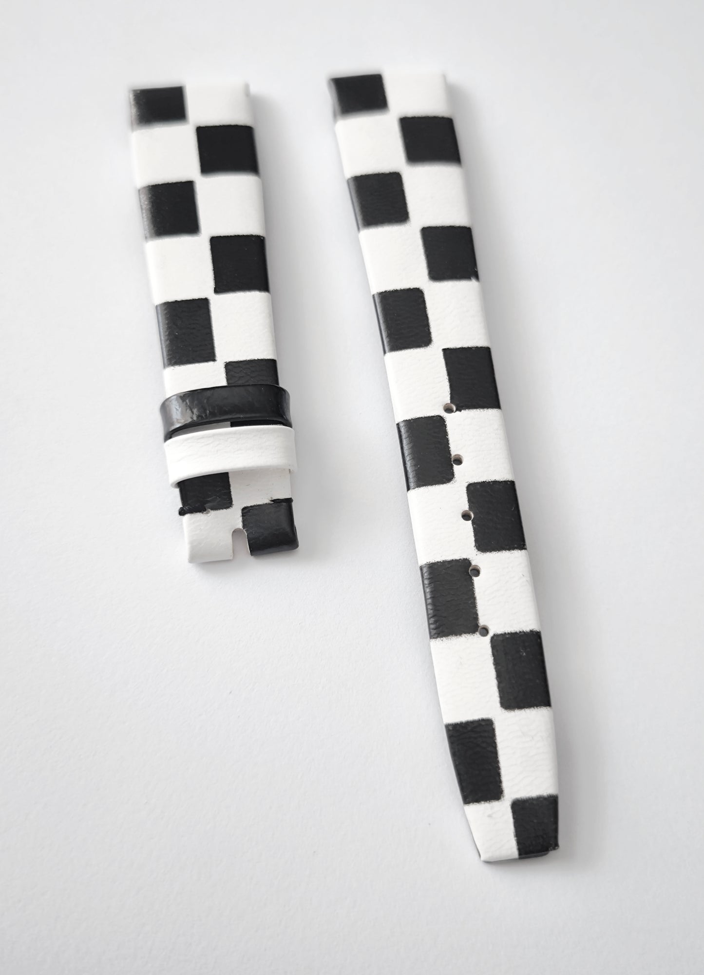 Original Omega Leather Watch Strap Ref. 51 – Checkerboard Pattern – 18.7mm