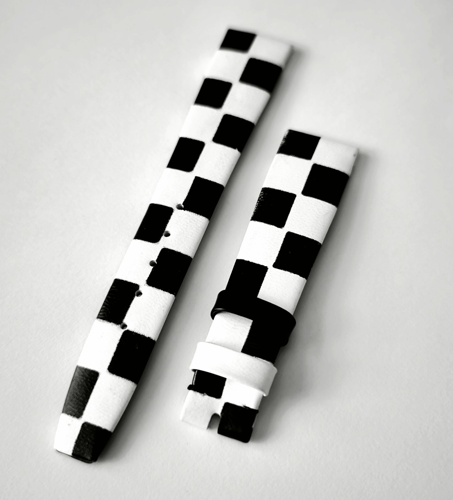 Omega Ref. 51 checkerboard strap front view