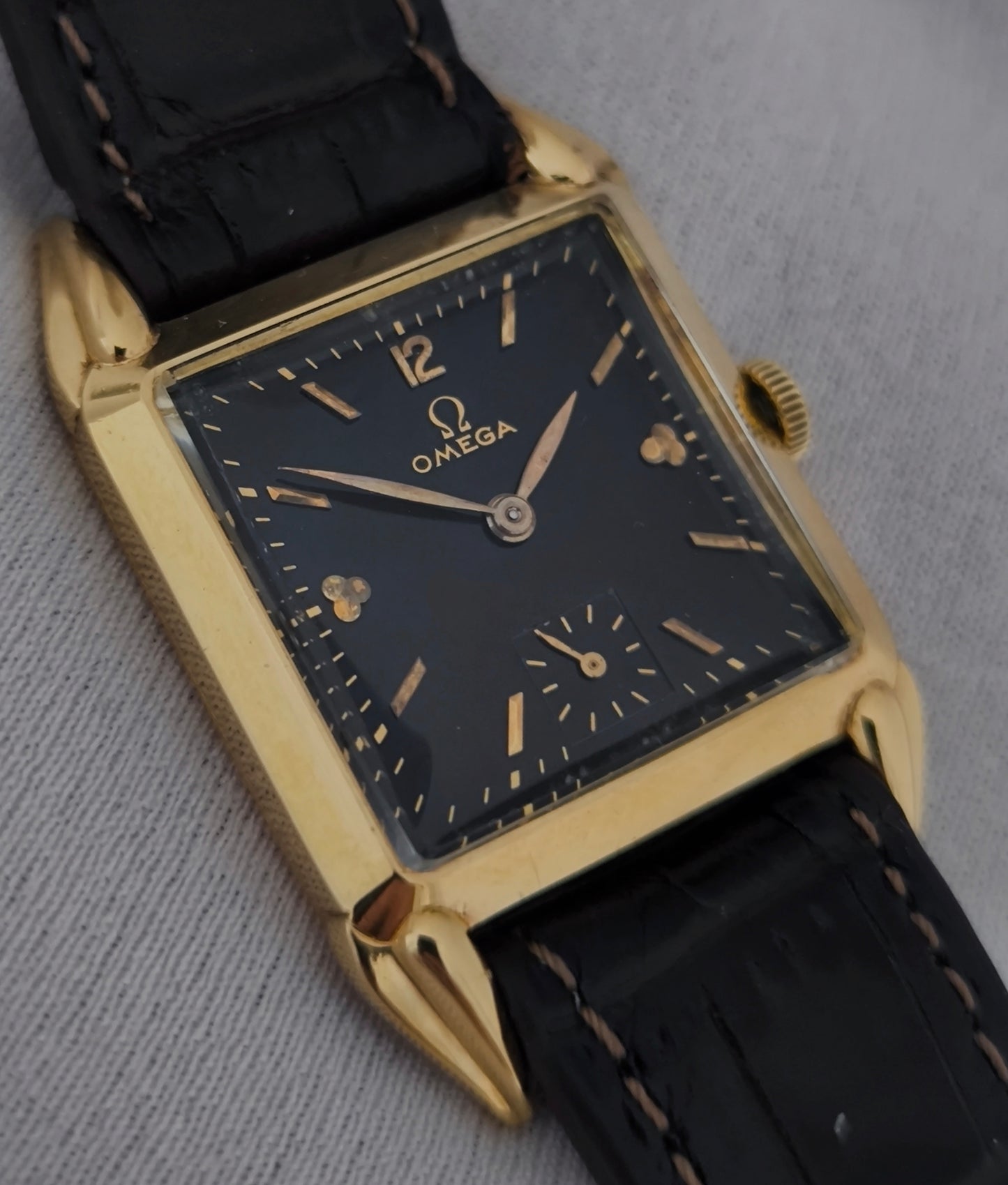 Vintage Omega Art Deco Tank – Solid 18K Gold