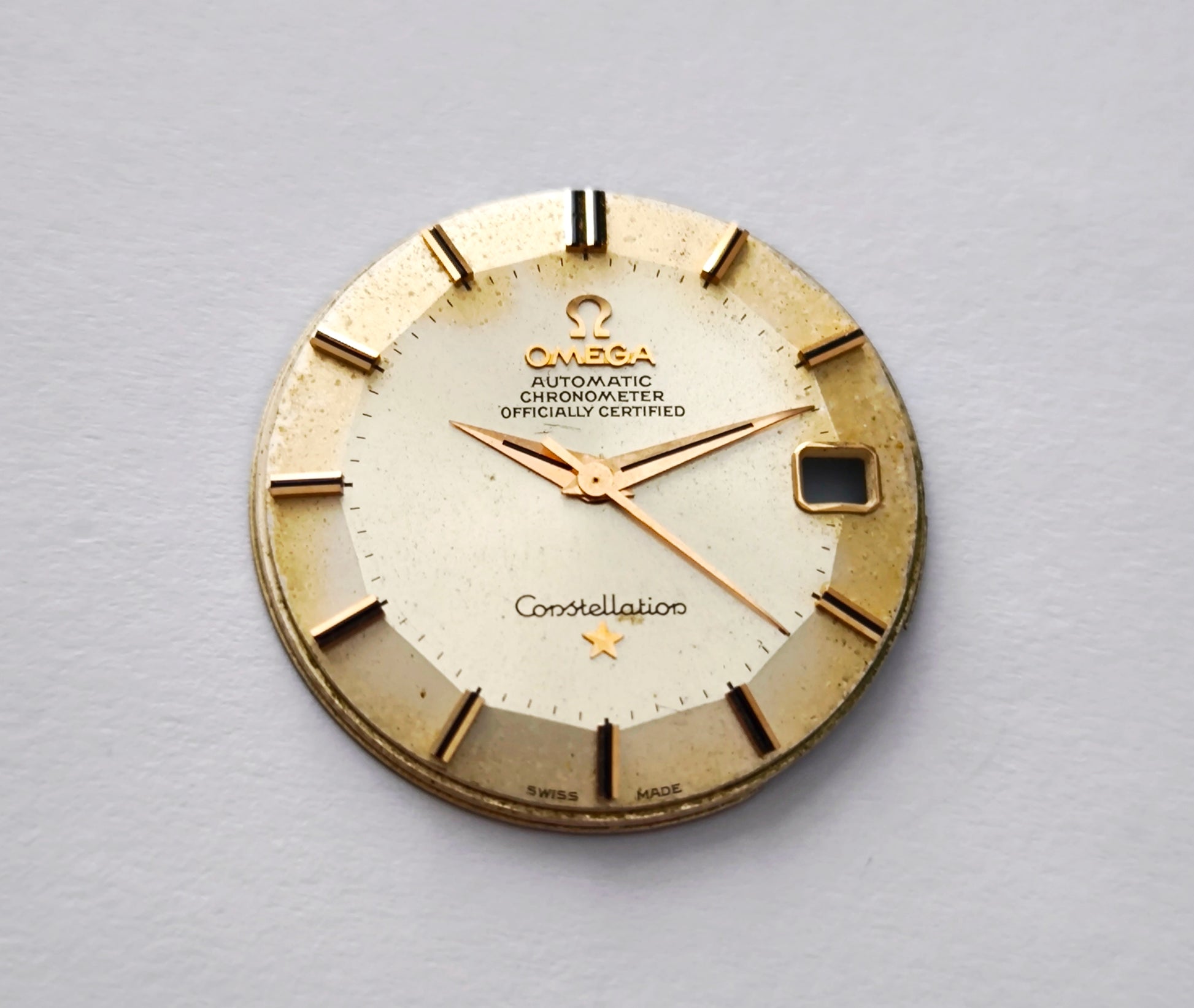 Omega Constellation pie pan dial with tropical patina and original dauphine hands