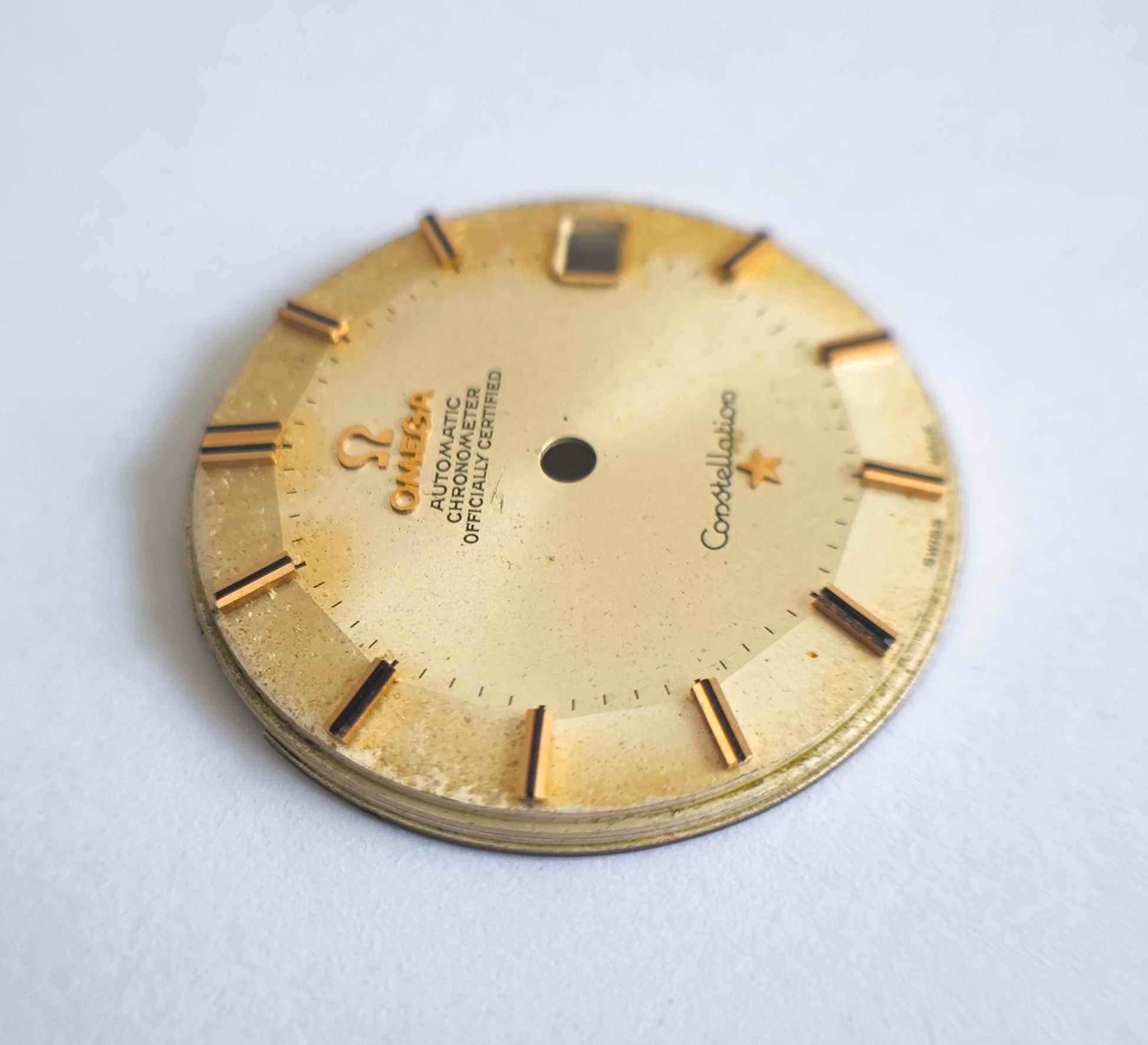 Omega pie pan dial for Calibre 561 with original dauphine hands