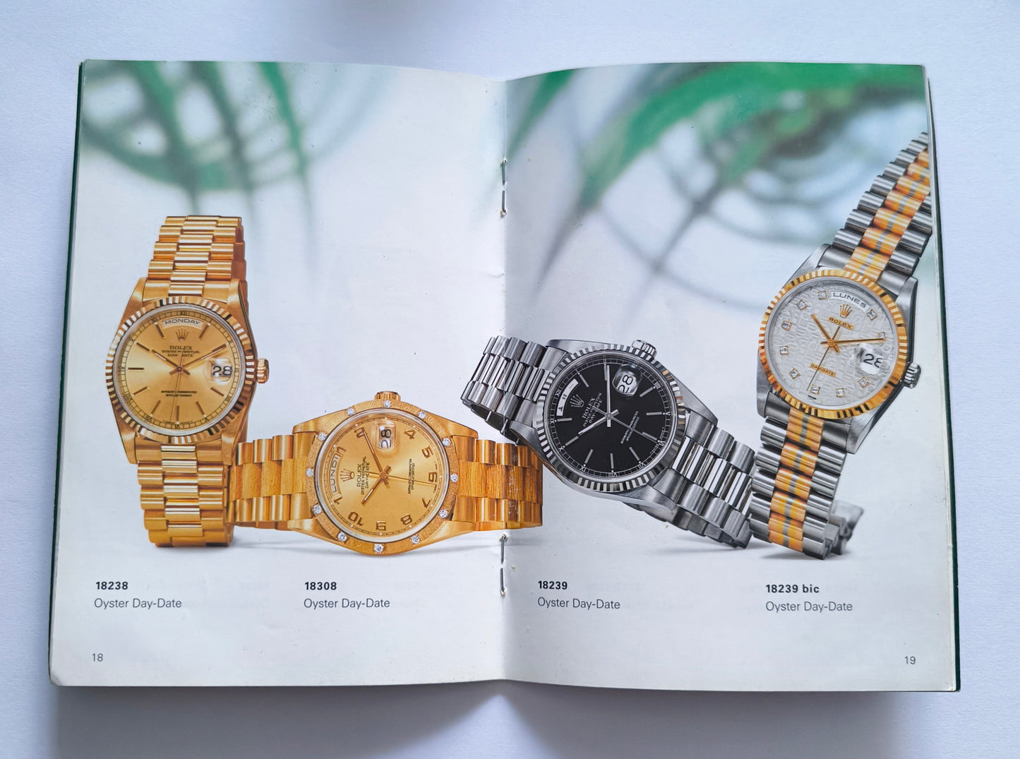 VINTAGE ROLEX OYSTER WATCH CATALOG/BOOKLET 1997