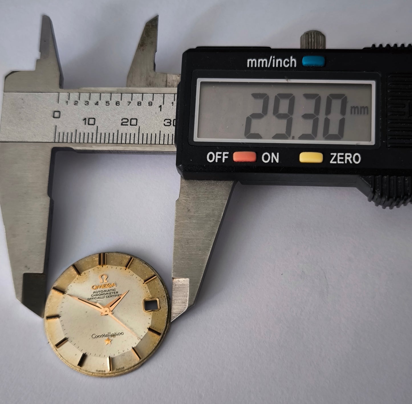 Omega Constellation Pie Pan Tropical Patina Dial 29.3mm Cal. 561 + Original Dauphine Hands