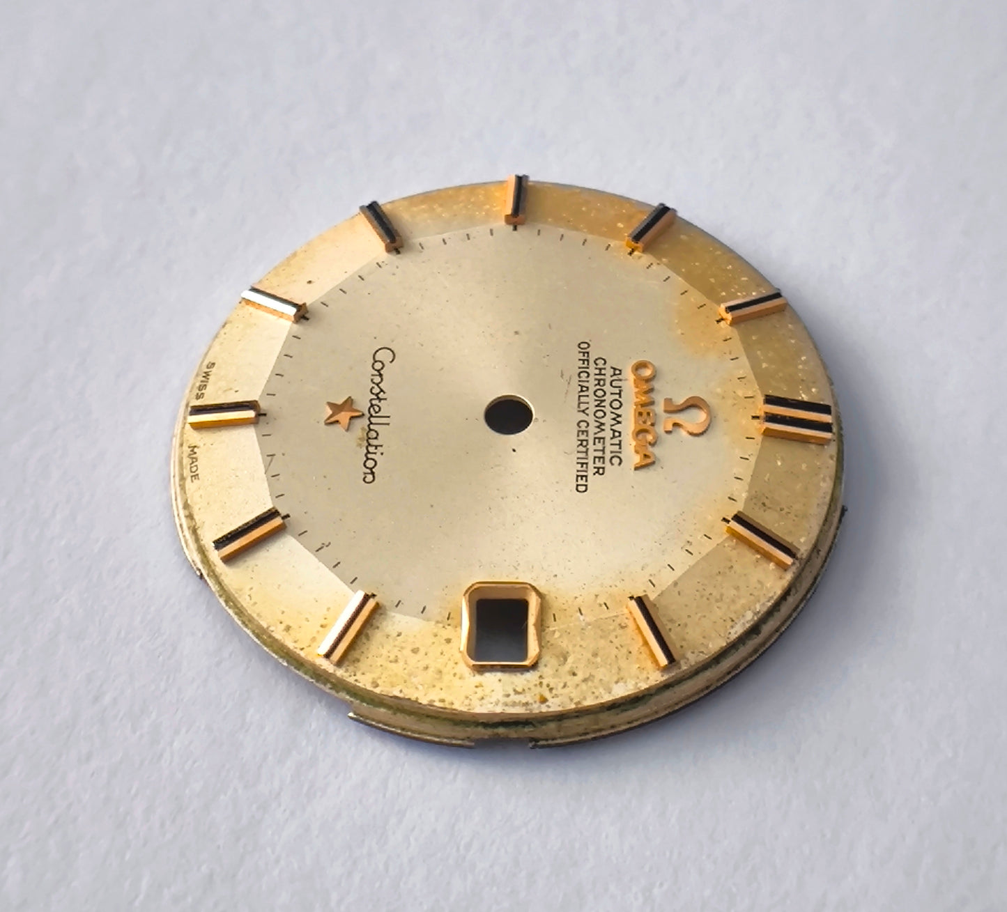 Omega Constellation Pie Pan Tropical Patina Dial 29.3mm Cal. 561 + Original Dauphine Hands